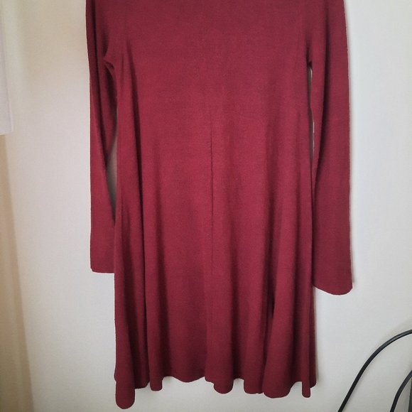 Alya Red Long Sleeve Trapeze Dress - Picture 2 of 3